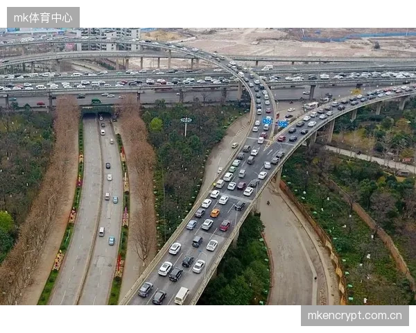 选择非热门城市意在规避交通拥堵与外界干扰，保障球队能进行封闭式的高效战术演练。